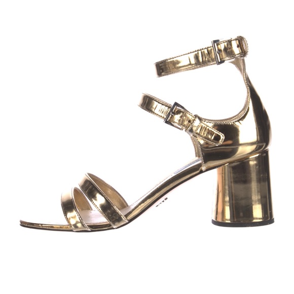 Prada Patent Leather heels - Picture 1 of 7